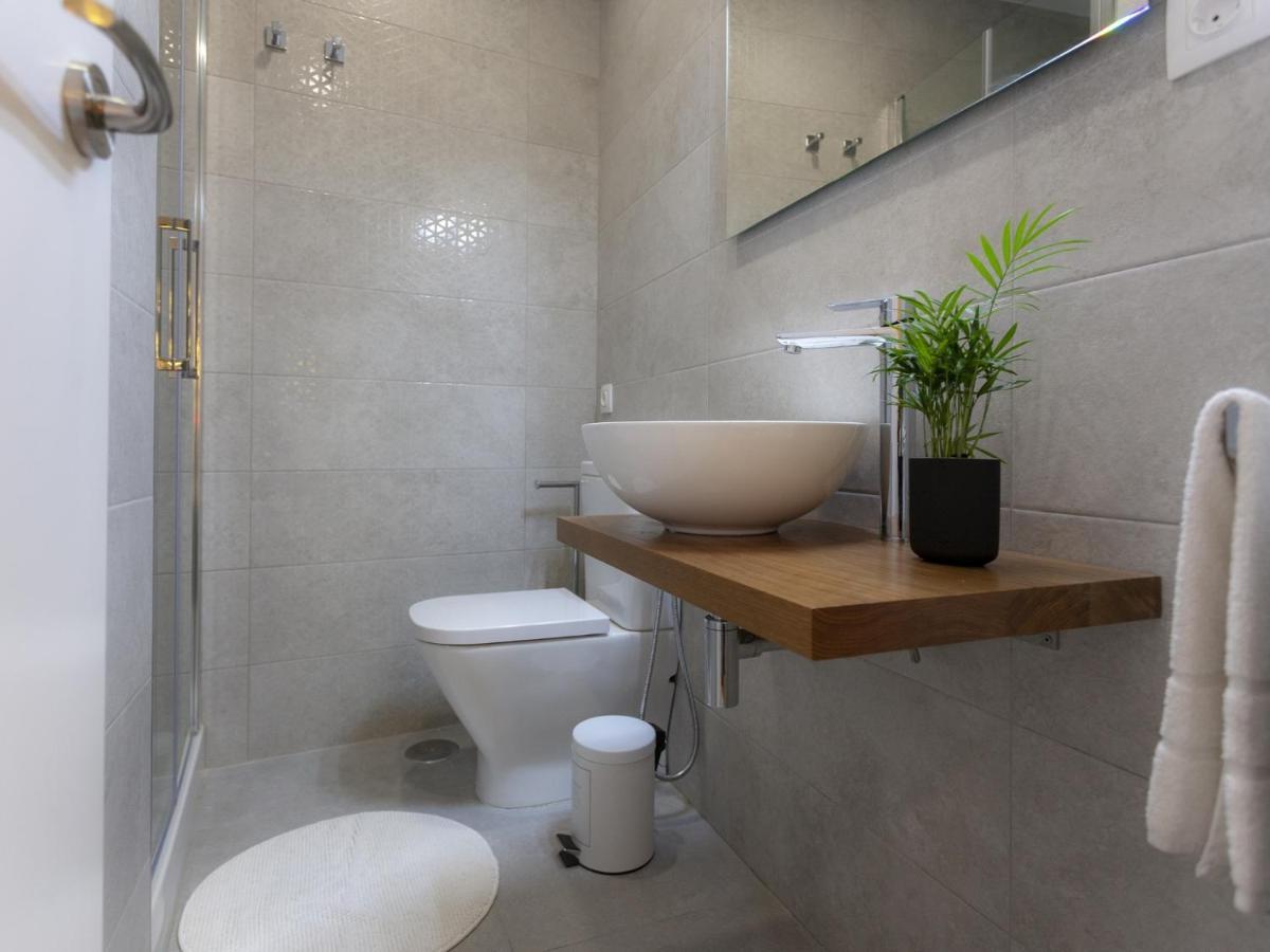 Rd Aparcamiento Incluido Triana Luminoso Comodo Apartamento 2Bd 2Bth Seville Exterior photo